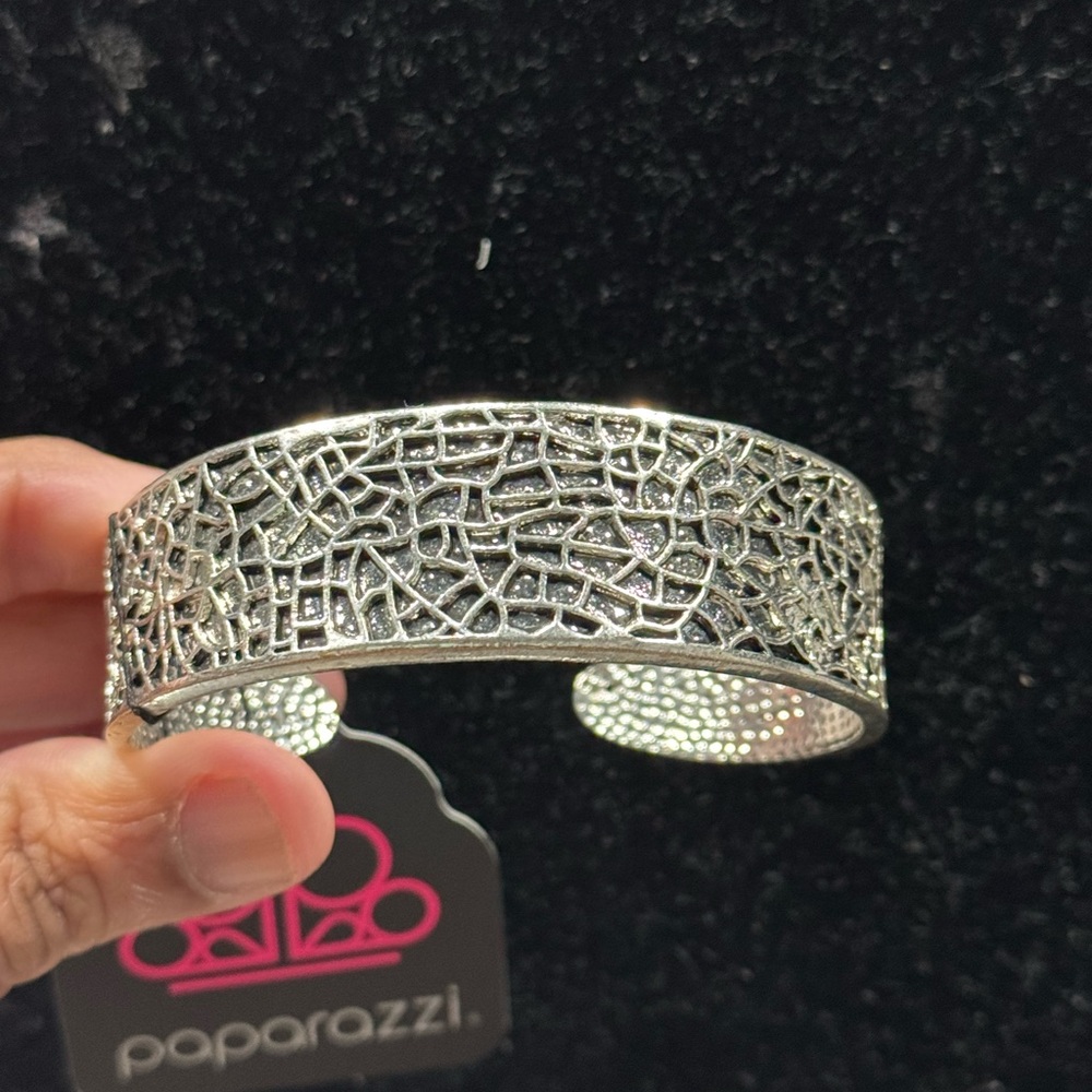 Paparazzi Silver Intricate Design Bracelet